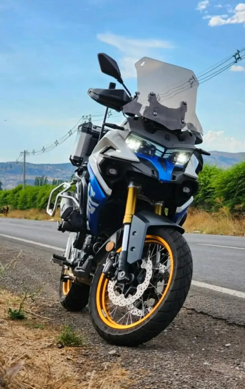 Moto Voge Adventure 500DS con maletas - 3