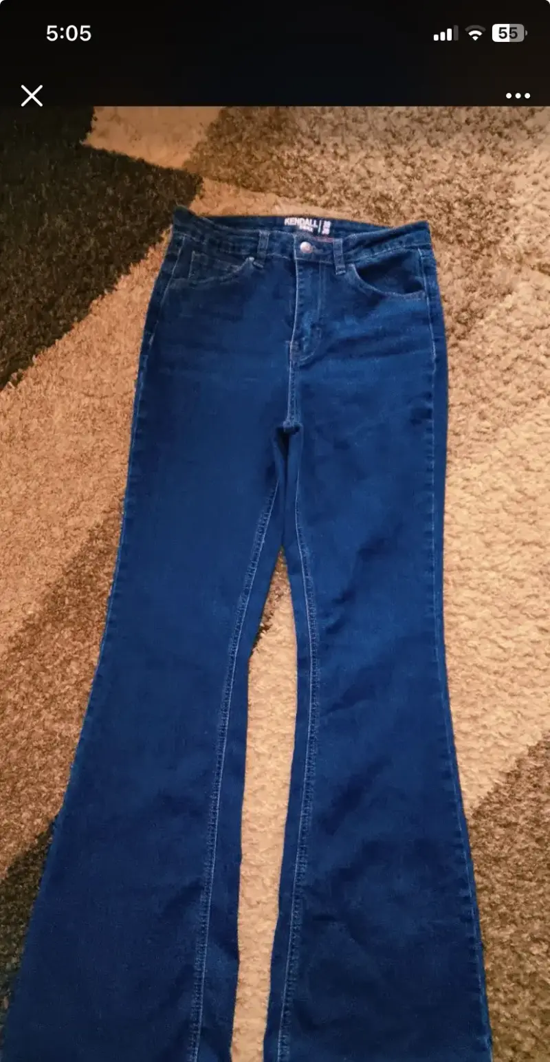 Jeans acampanados azul Kendall