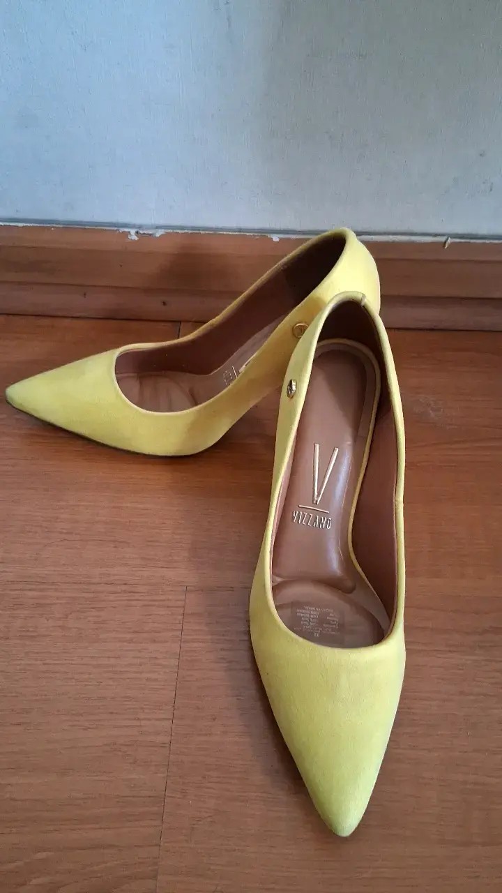 Zapatos de Tacón Amarillos Vizzano