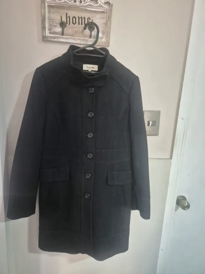 Abrigo negro Fórmula Joven talla 42