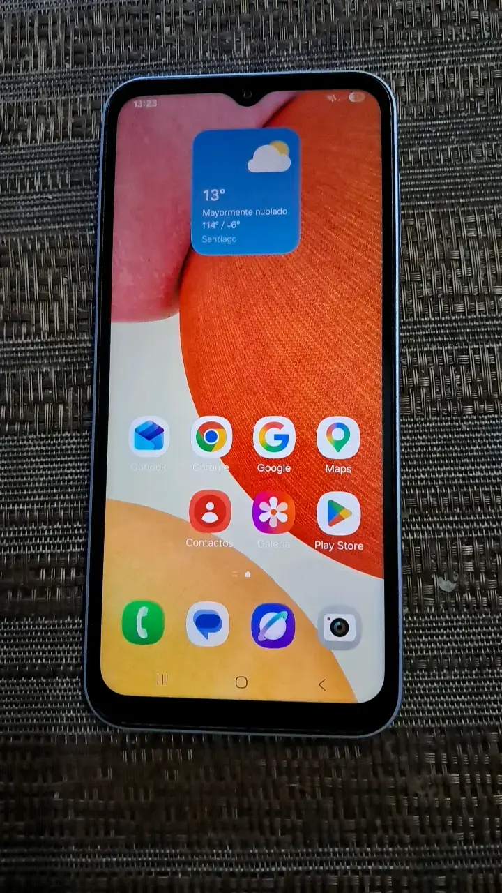 Smartphone Samsung Galaxy A14 en buen estado