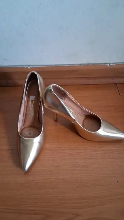 Tacones dorados elegantes Vizzano - miniatura 2