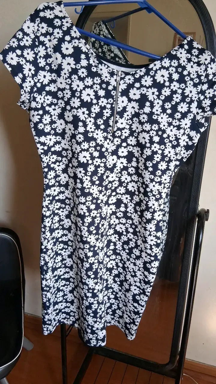 Vestido floral blanco y negro - 2