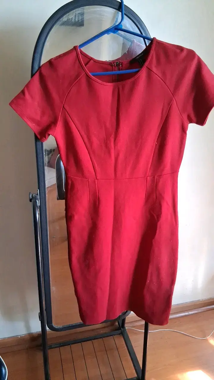 Vestido rojo ajustado para mujer