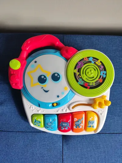 Juguete musical infantil con luces y sonidos - miniatura 1