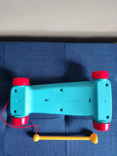 Xilófono infantil de colores con ruedas - miniatura 2