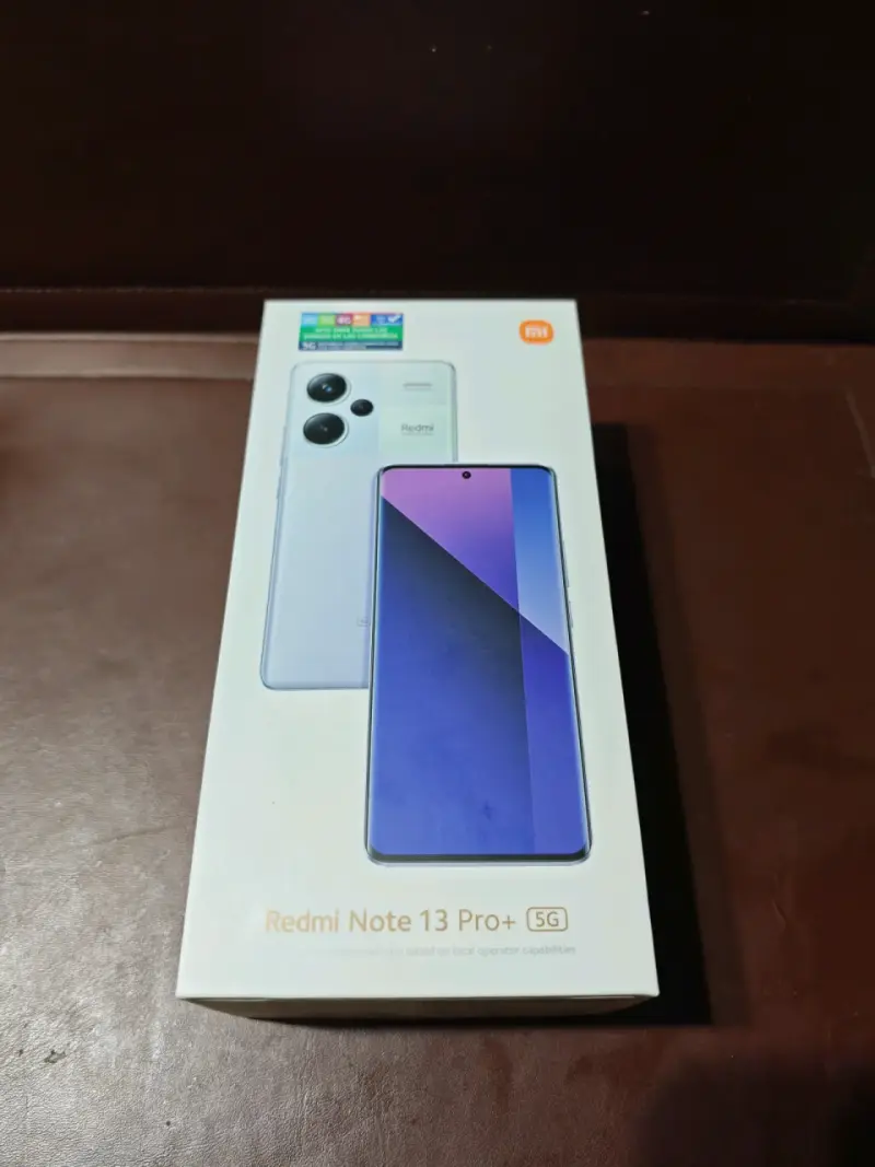 Xiaomi Redmi Note 13 Pro+ 5G con fundas - 1