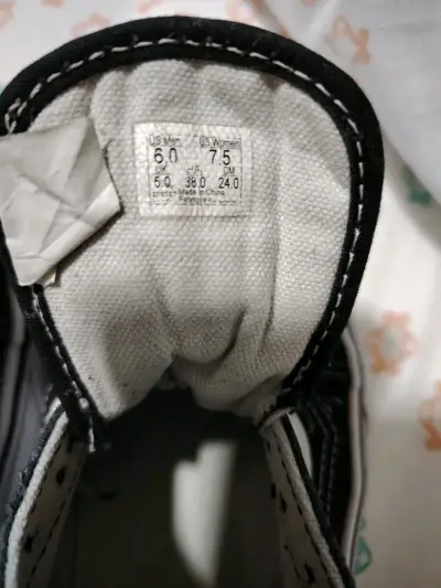 Zapatillas Vans negras talla 7.5 24cm. - miniatura 1
