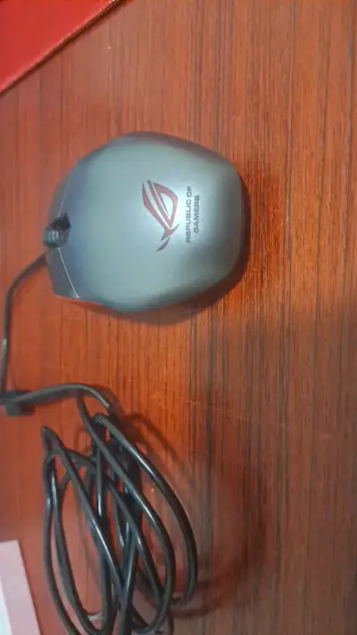 Mouse gamer ASUS ROG Sica óptico - miniatura 2