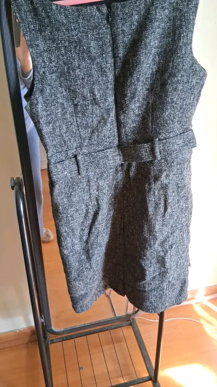 Vestido de lana gris con cinturón - 2