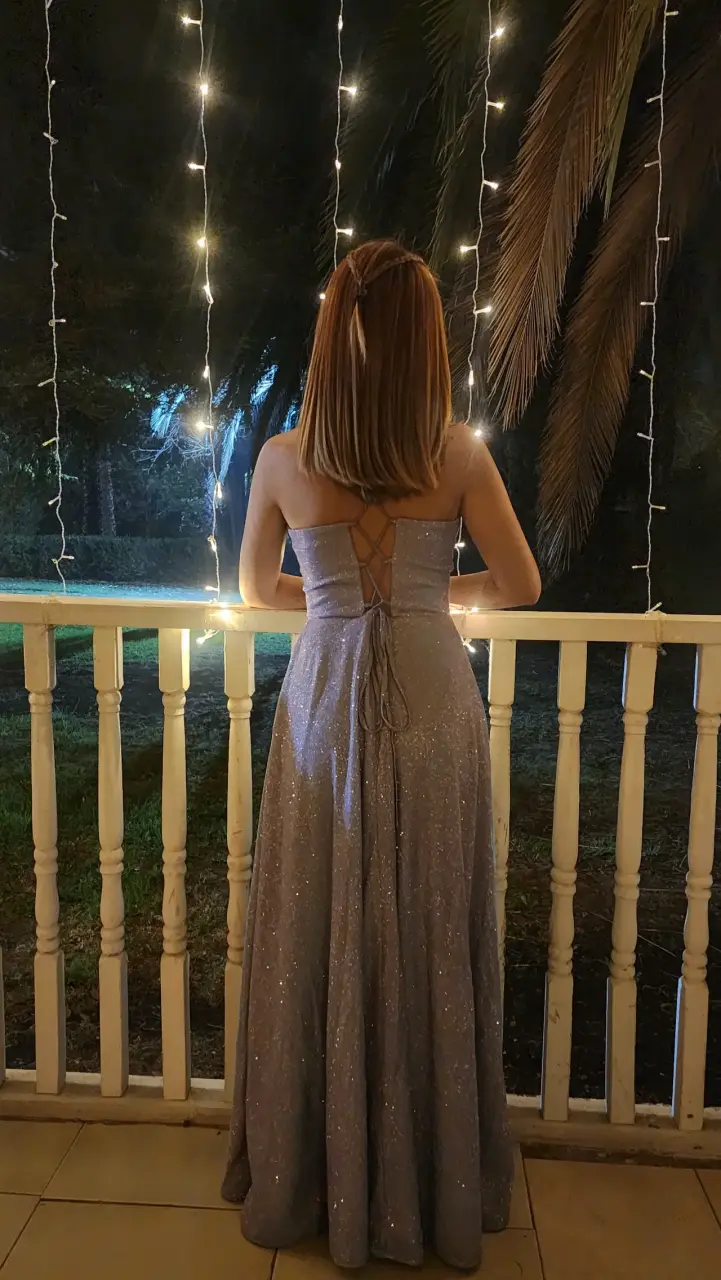 Vestido de fiesta largo con brillo lila