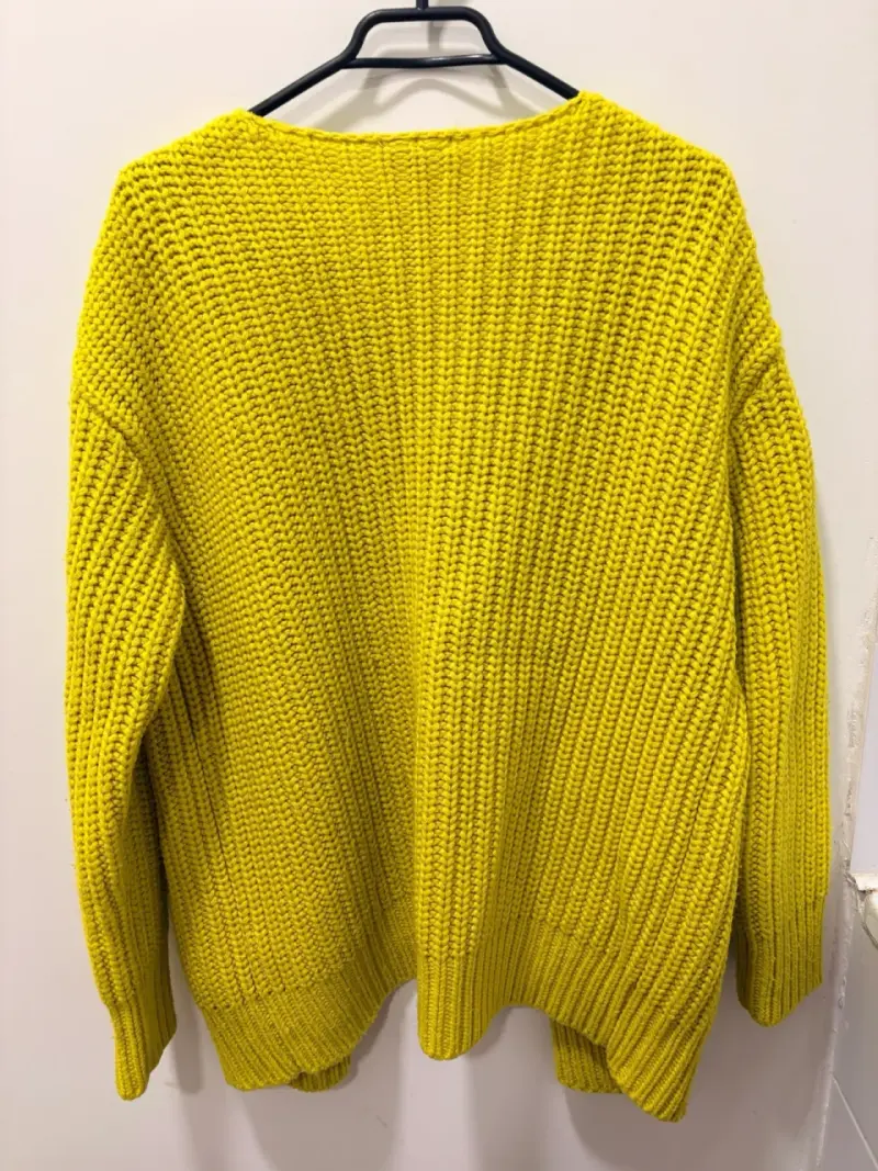 Cardigan amarillo tejido para mujer - 3