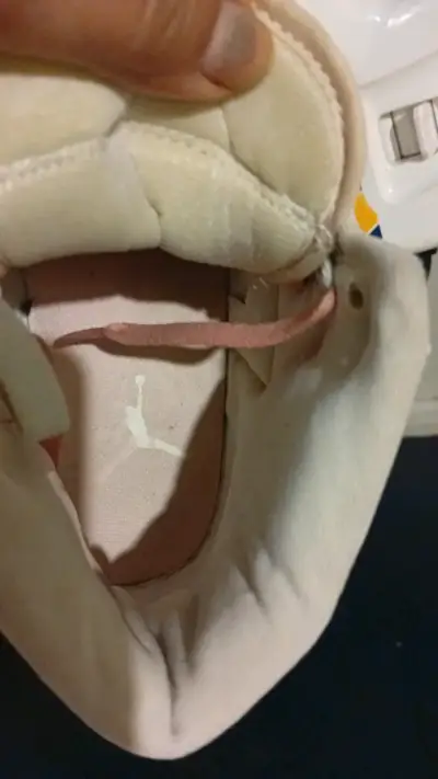 Zapatillas deportivas blancas con detalles de colores - miniatura 5