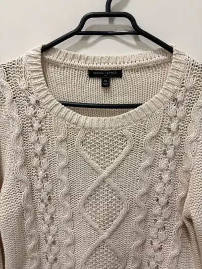 Suéter de punto beige Banana Republic con diseño trenzado - miniatura 3
