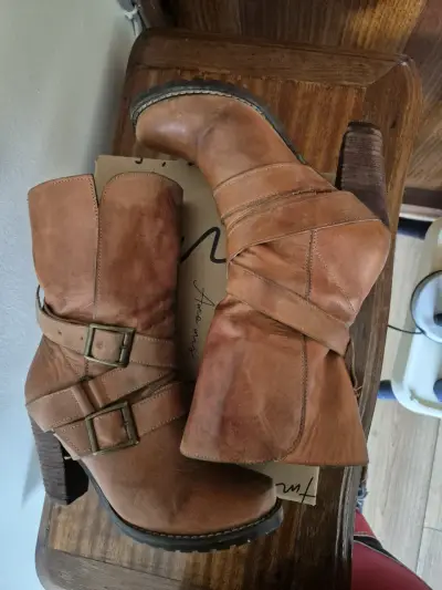 Botines de cuero marrón con tacón alto - miniatura 2