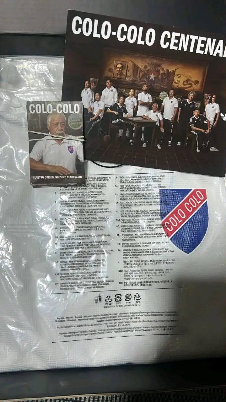 camiseta conmemorativa Colo-Colo Centenario