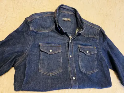 Camisa de mezclilla azul para mujer - miniatura 3