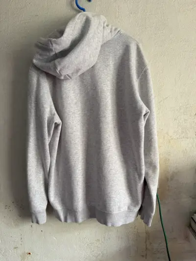 Polerón gris H&M con capucha - miniatura 2