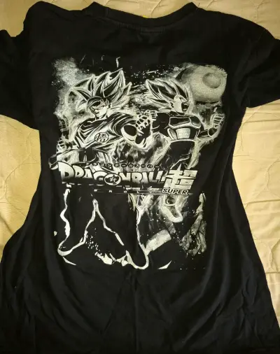 Polera Dragon Ball Super negra con diseño colorido - miniatura 2