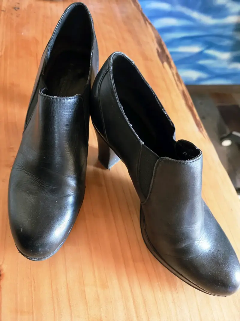 Zapatos de tacón de cuero, negro
