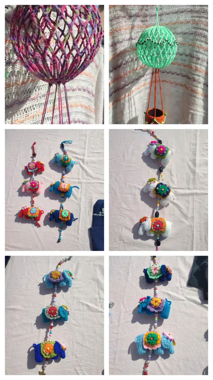 Decoración colgante de macramé y crochet colorida