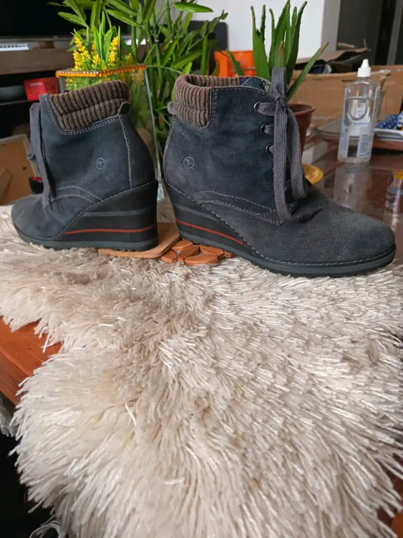 Botines de gamuza gris Tamaris - 3
