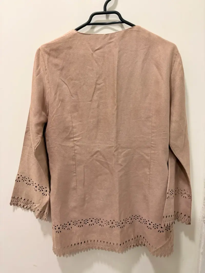 Chaqueta de gamuza beige con detalles calados - 3