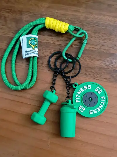 Llavero Gym con pesas y botella🏋🏻‍♀️ - miniatura 3