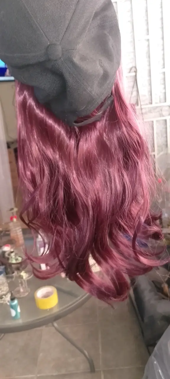 Gorra con peluca morada desmontable - 3
