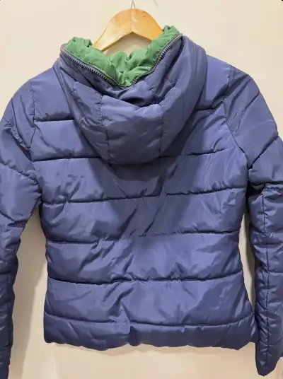 Chaqueta acolchada azul con capucha Zara - miniatura 3