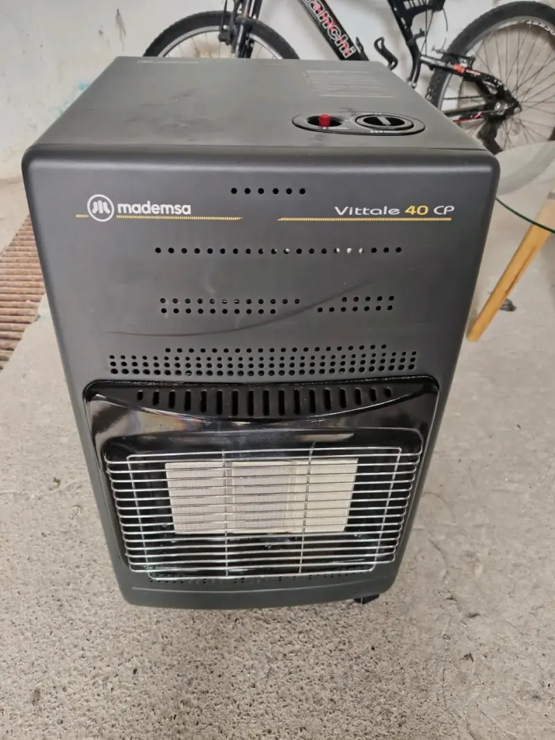 Estufa a gas Mademsa Vittale 40 CP en buen estado