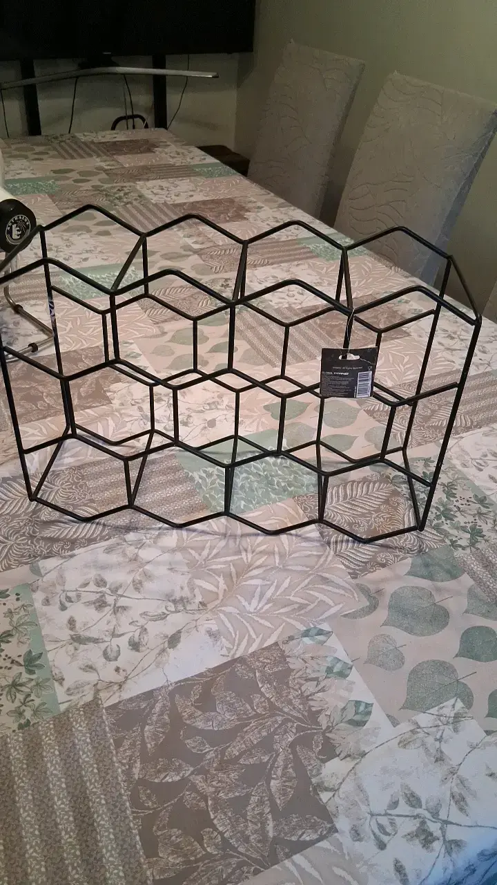 Botellero metálico hexagonal para 12 botellas
