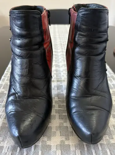 Botines de cuero negro y rojo con tacón alto - miniatura 4