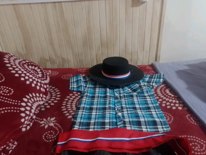 Traje de huaso chileno para niño con sombrero
