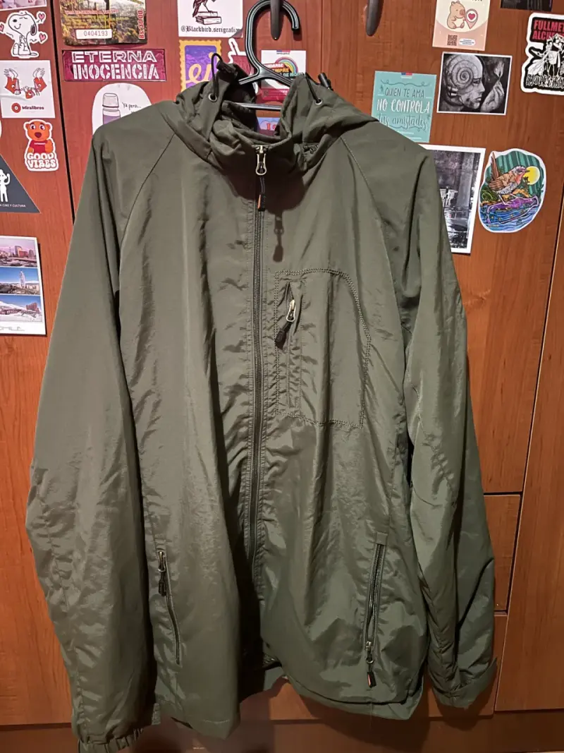 Chaqueta verde para actividades al aire libre