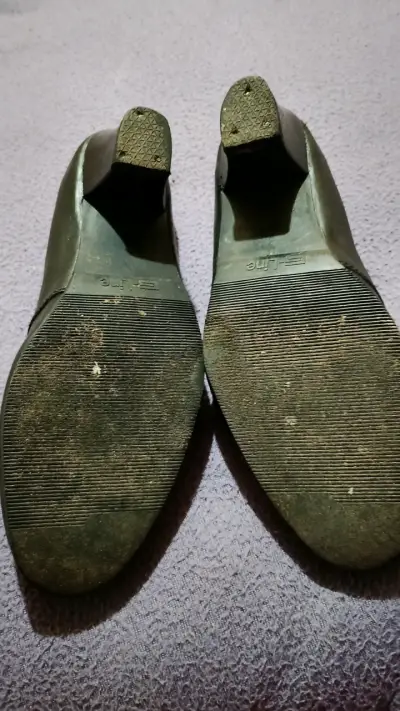 Zapatos de cuero negro con hebilla para mujer - miniatura 3