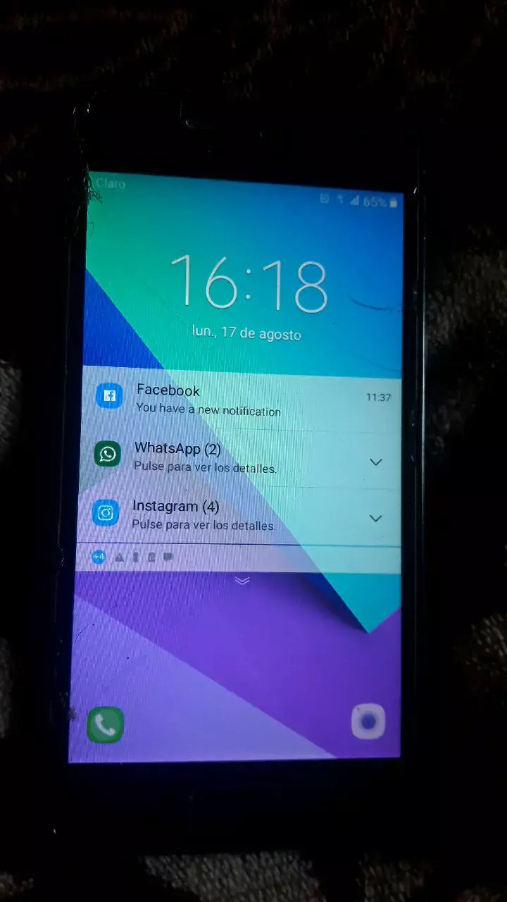 Smartphone Samsung Galaxy J3 en buen estado - 1