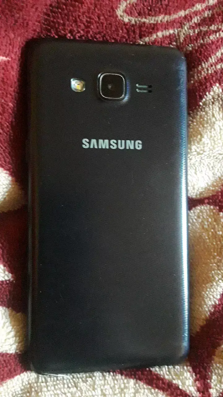 Smartphone Samsung Galaxy J3 en buen estado - 2