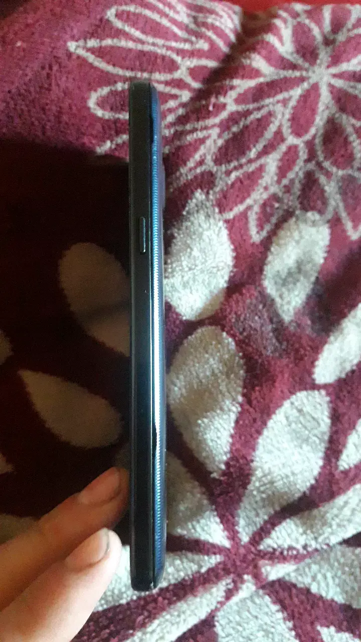 Smartphone Samsung Galaxy J3 en buen estado - 3