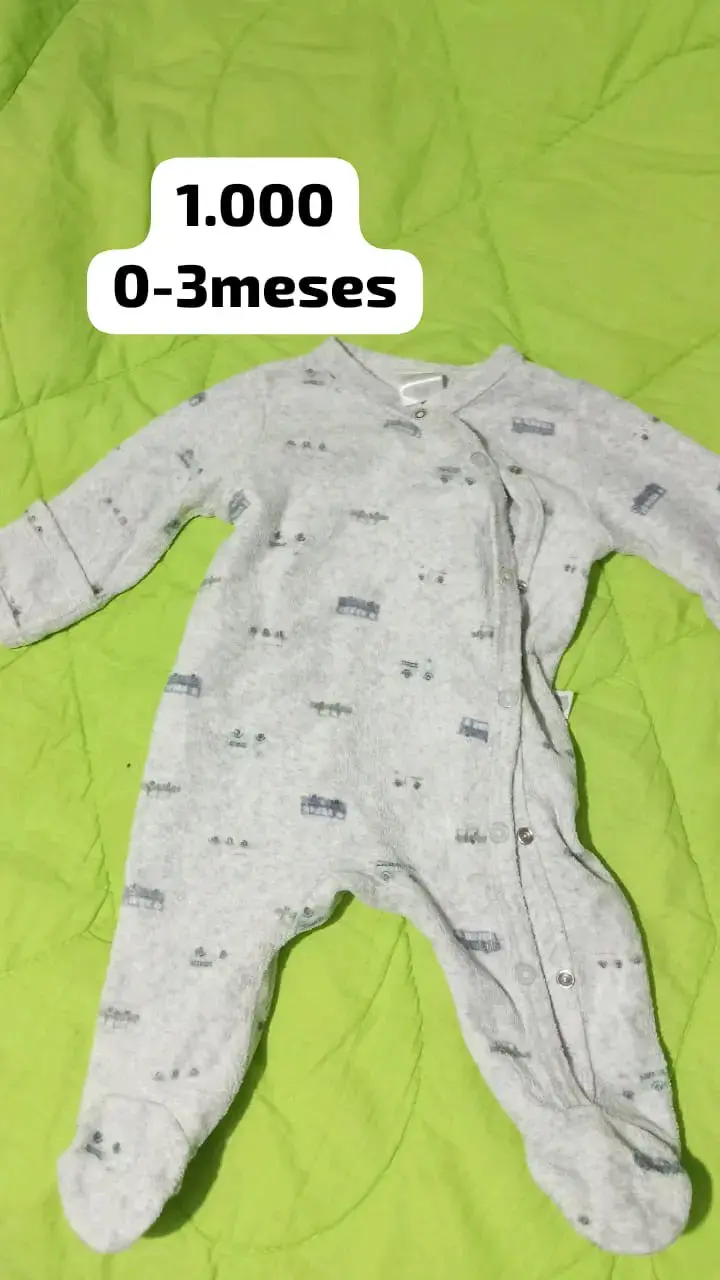 Pijamas para bebé 0-6 meses con diseños variados