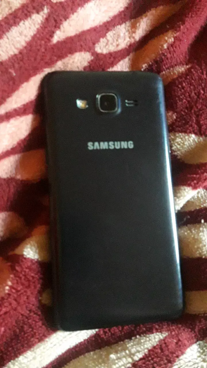 Teléfono Samsung Galaxy J5 en buen estado - 2