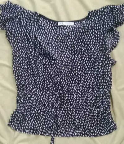 Blusa de lunares Zara en buen estado - miniatura 1