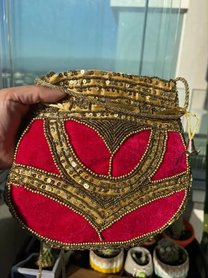 Bolso de mano bordado en rosado y dorado - 3