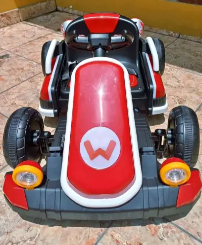 Kart eléctrico infantil rojo estilo Mario - miniatura 2