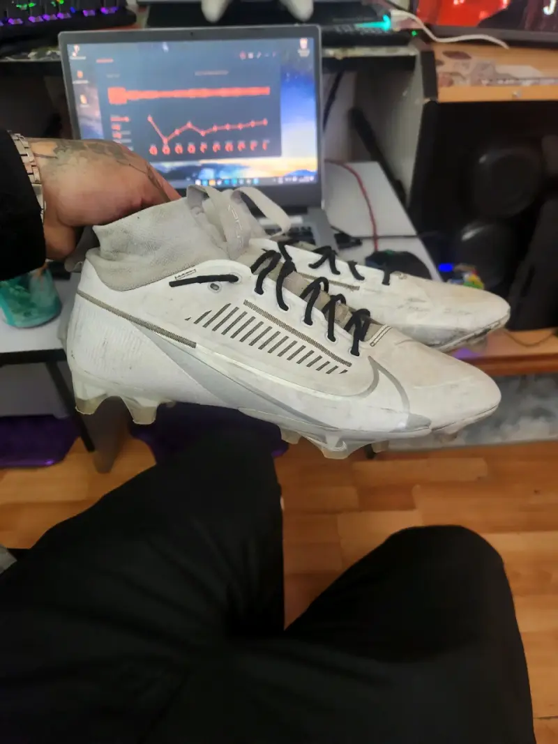 Botines de fútbol Nike blancos con calceta