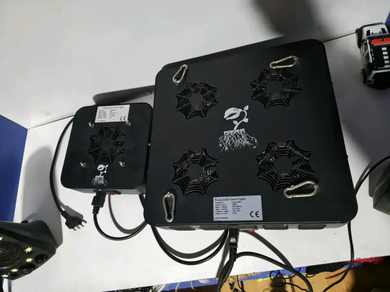 Luz LED de cultivo Piranha para plantas