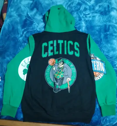 Polerón con capucha Boston Celtics verde y negro - miniatura 1
