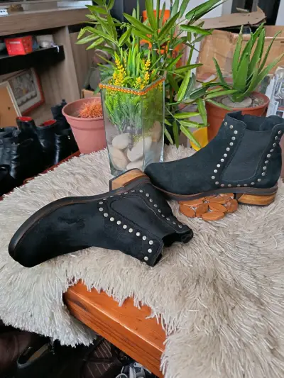 Botines de cuero negro Romano tachas para mujer - miniatura 4