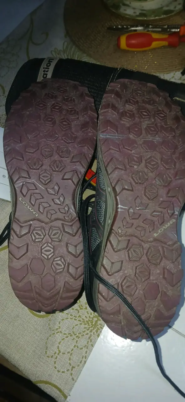 Botas de trekking Lowa impermeables negras - 3