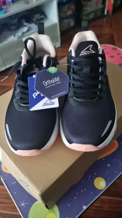 Zapatillas deportivas Power negras con suela blanca - miniatura 1